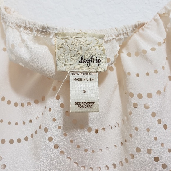 Daytrip Cream Tie Waist Tank Top with Ruffle Neck - Picture 4 of 6